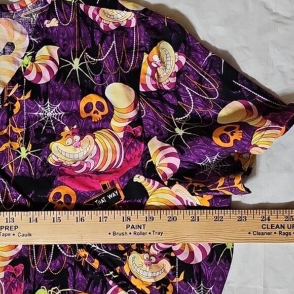 Cheshire Cat Halloween V-Neck, Mock Wrap Scrub Top Unbranded Unsized Used - Picture 8 of 11